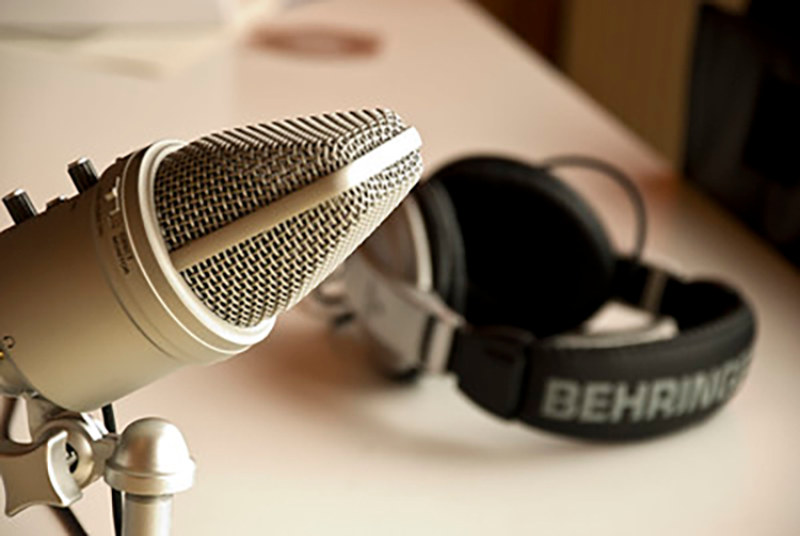 "My Podcast Set I" by brainblogger is licensed under CC BY 2.0 